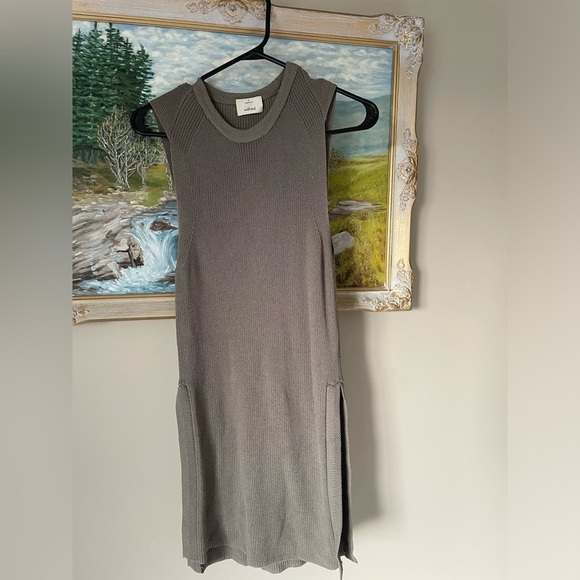 Aritzia Wilfred Sleeveless Knit Tunic Army Green size Small NWOT - Picture 3 of 6